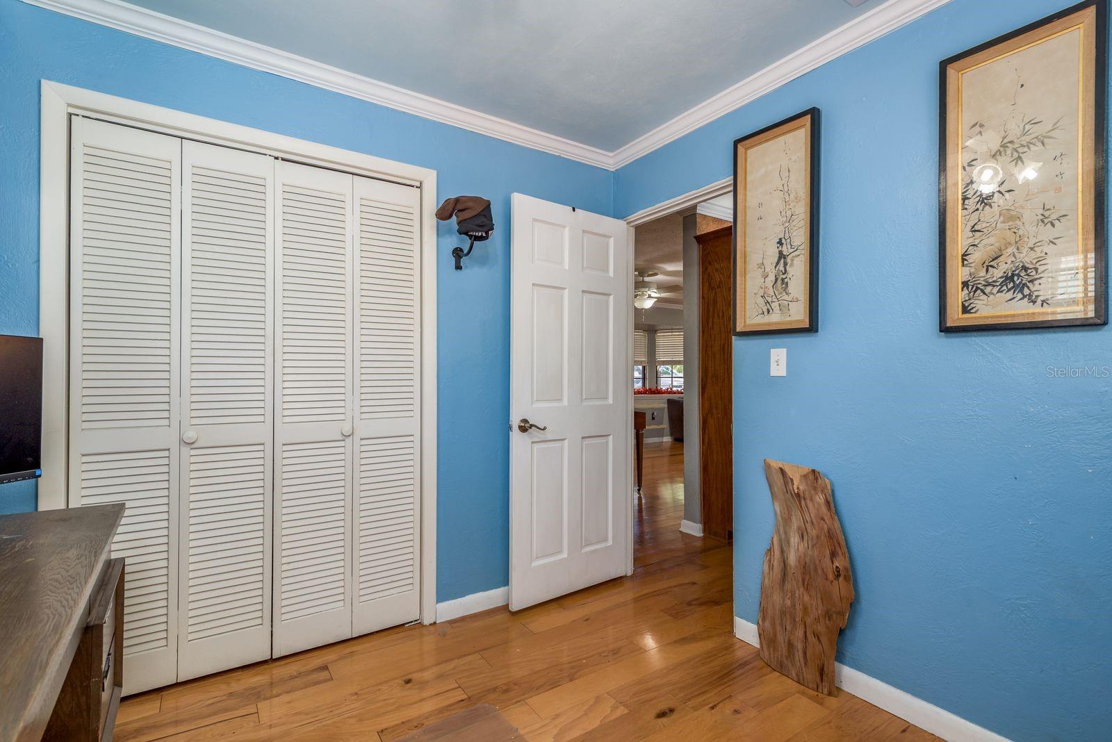 Listing photo id 32 for 8381 56th Way N