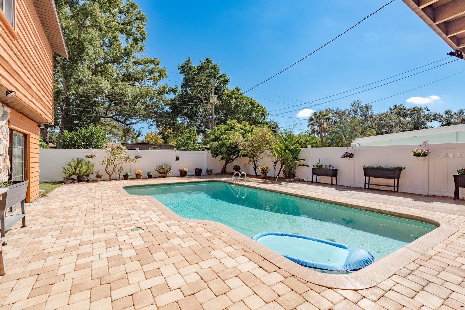 Listing photo id 37 for 8381 56th Way N