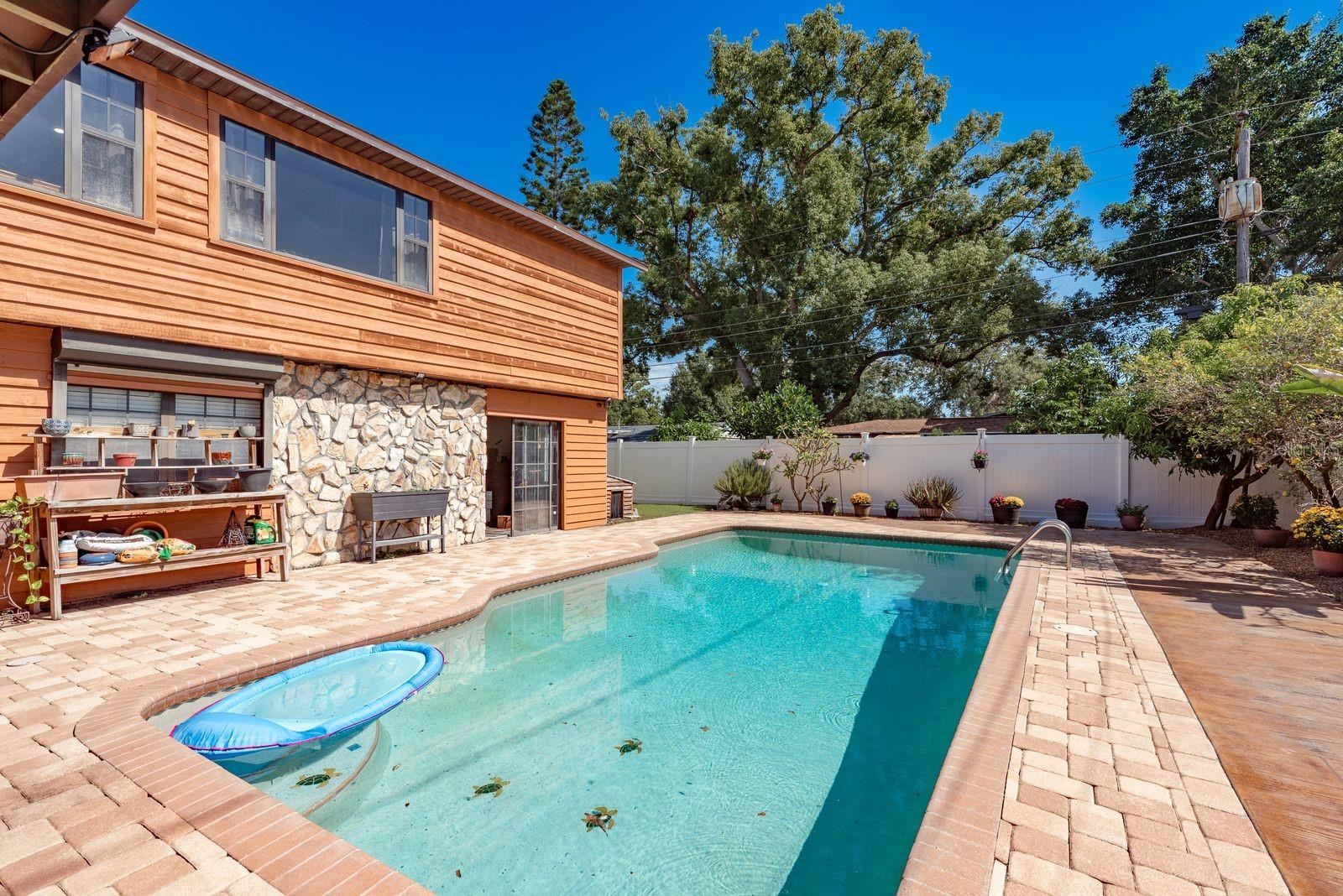 Listing photo id 38 for 8381 56th Way N