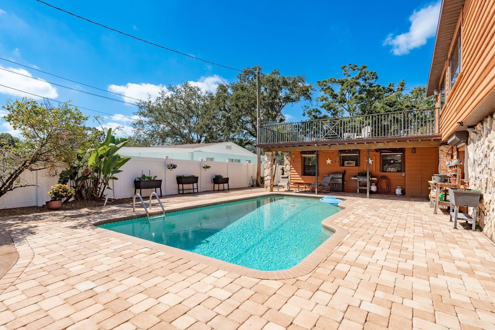 Listing photo id 39 for 8381 56th Way N