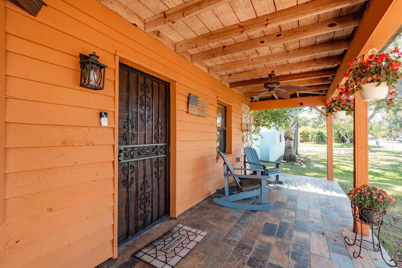 Listing photo id 3 for 8381 56th Way N