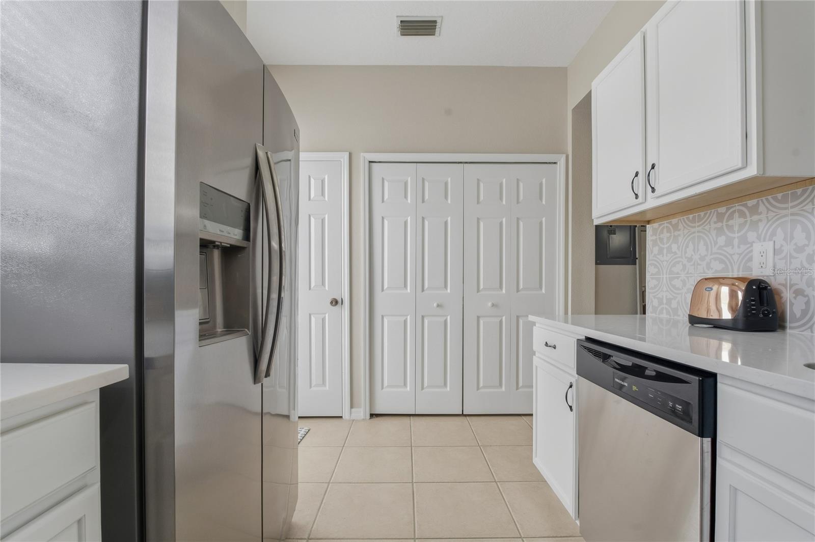 Image 14 of 49 For 14421 Vashons Way