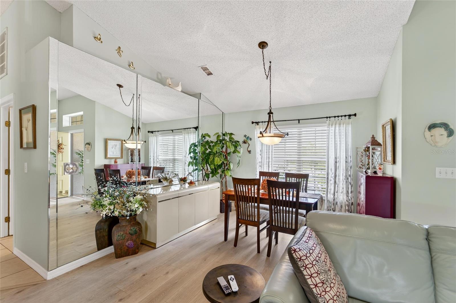 Image 9 of 73 For 326 Caloosa Palms Court