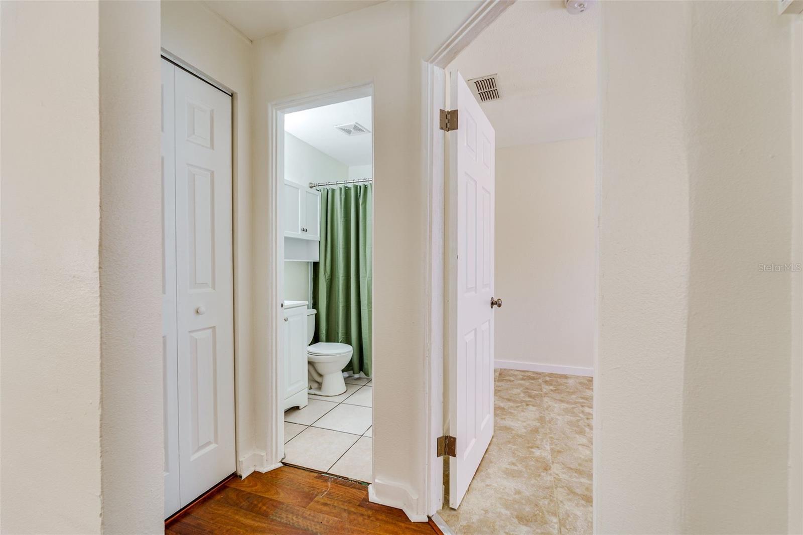 Image 22 of 30 For 2300 17th Avenue S