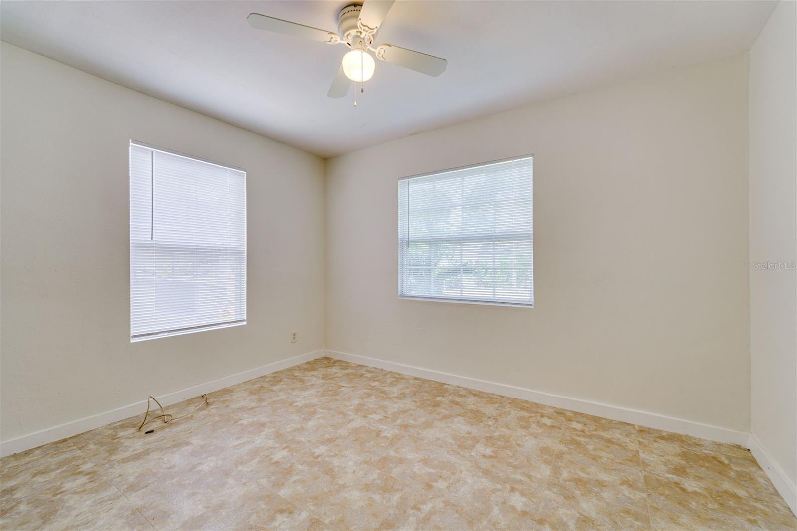 Image 24 of 30 For 2300 17th Avenue S