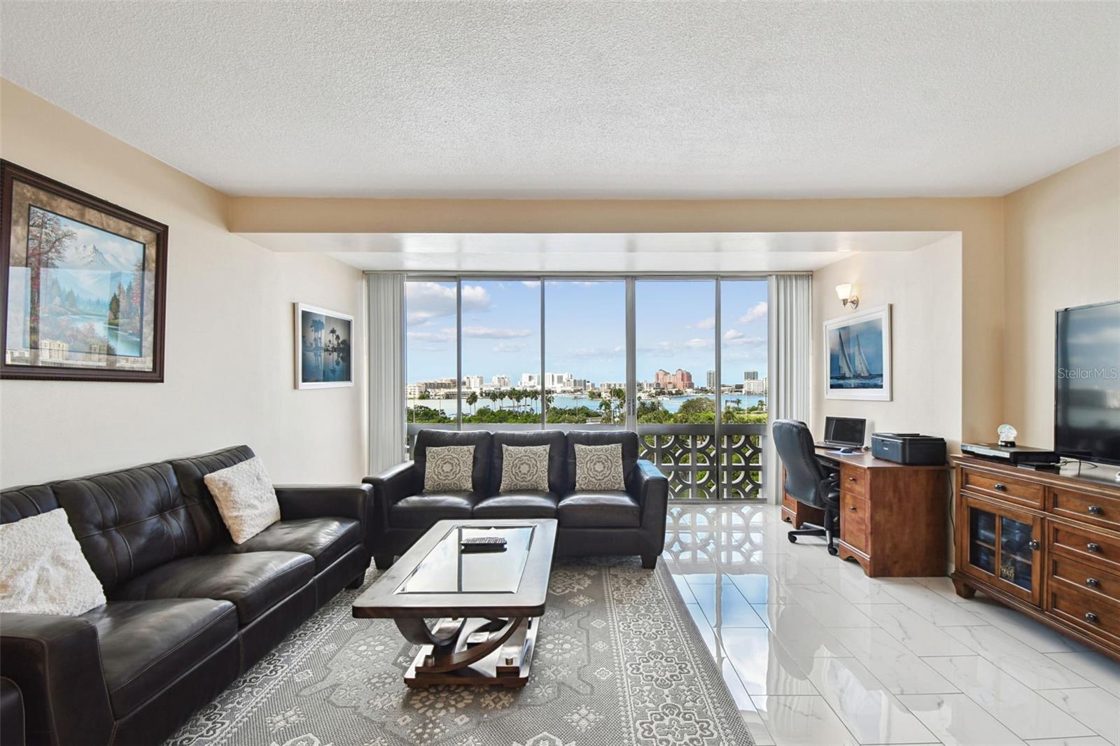 Image 10 of 57 For 31 Island Way 505