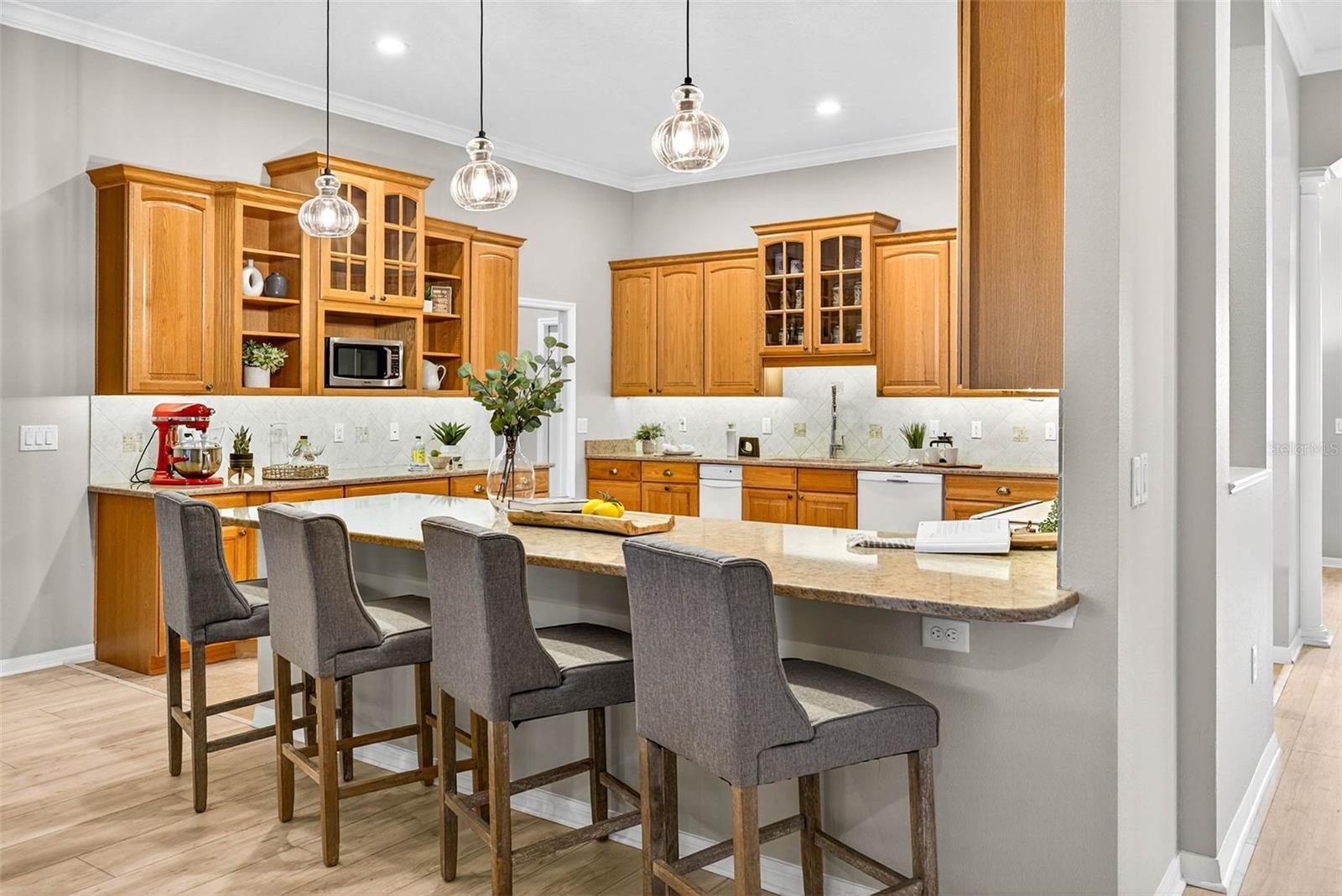 Listing photo id 9 for 3420 Graycliff Lane