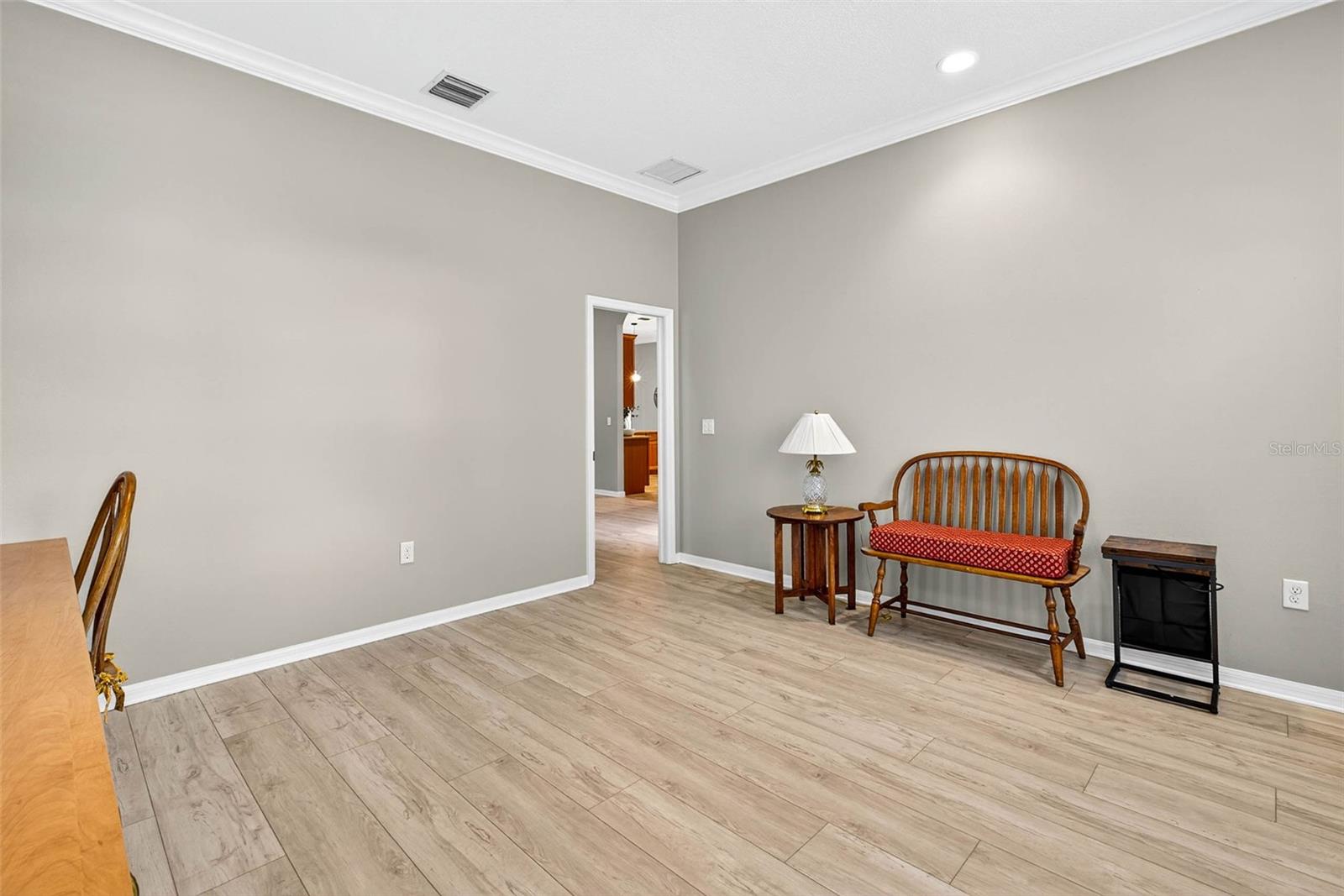 Listing photo id 22 for 3420 Graycliff Lane