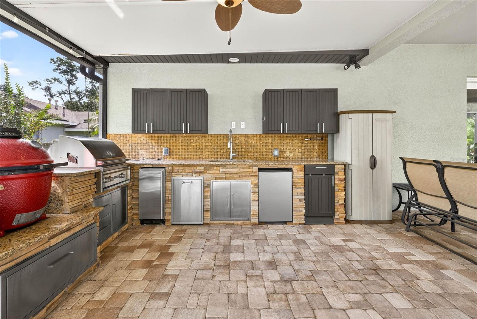Listing photo id 27 for 3420 Graycliff Lane