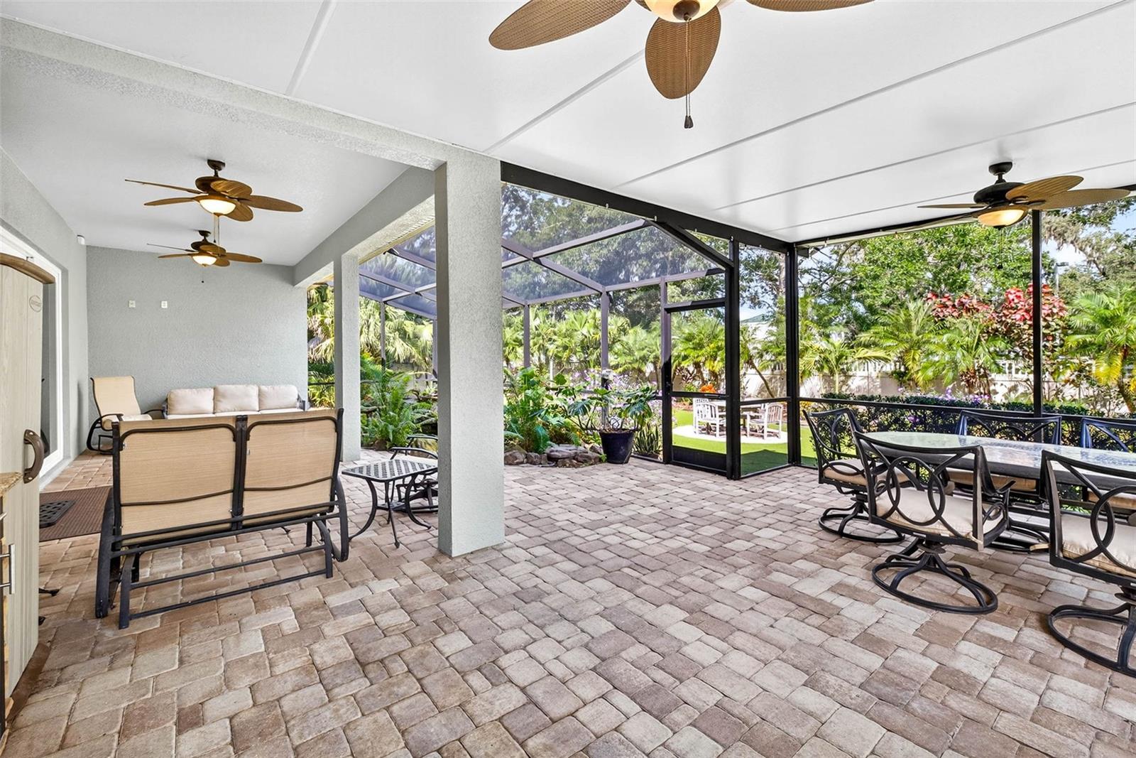 Listing photo id 31 for 3420 Graycliff Lane