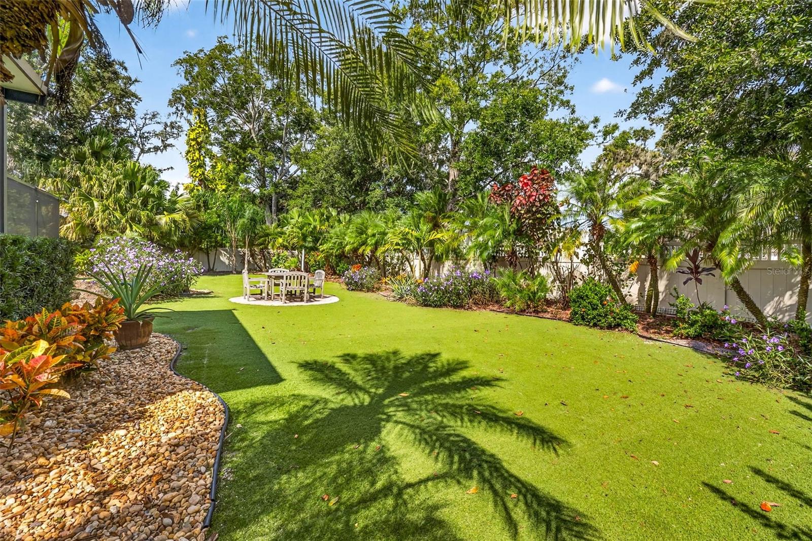 Listing photo id 36 for 3420 Graycliff Lane