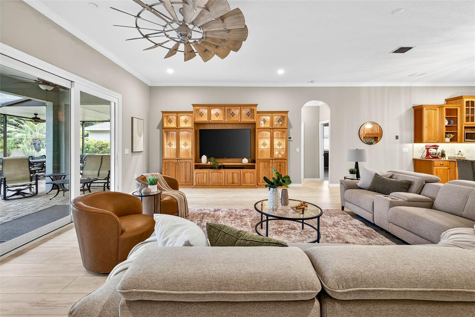 Listing photo id 2 for 3420 Graycliff Lane