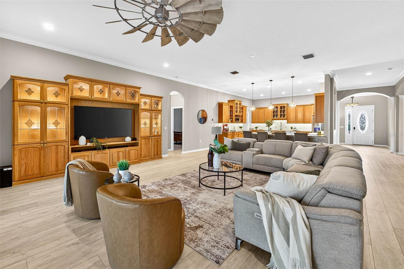 Listing photo id 49 for 3420 Graycliff Lane