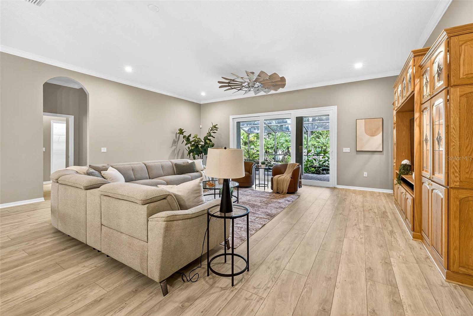 Listing photo id 50 for 3420 Graycliff Lane
