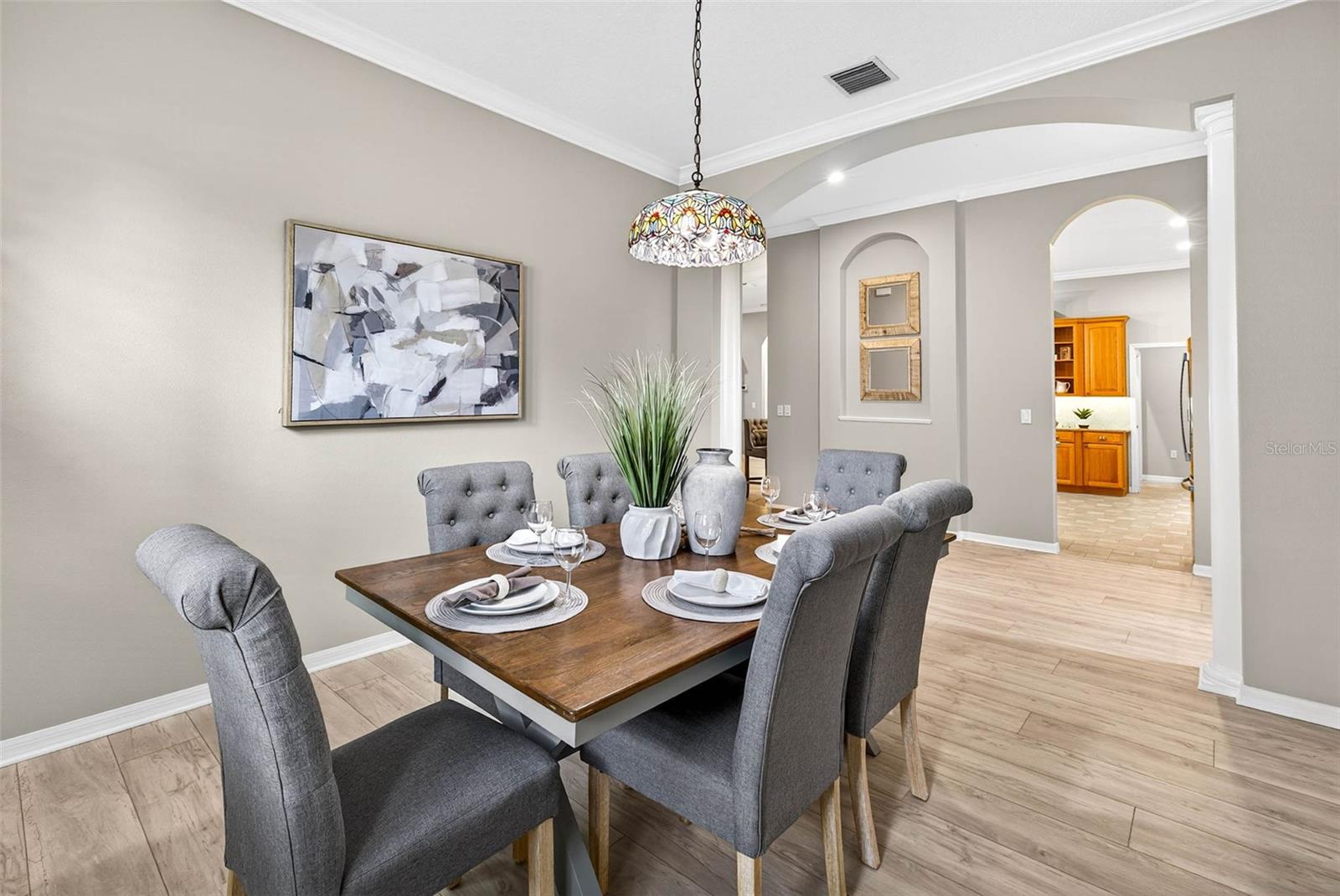 Listing photo id 4 for 3420 Graycliff Lane