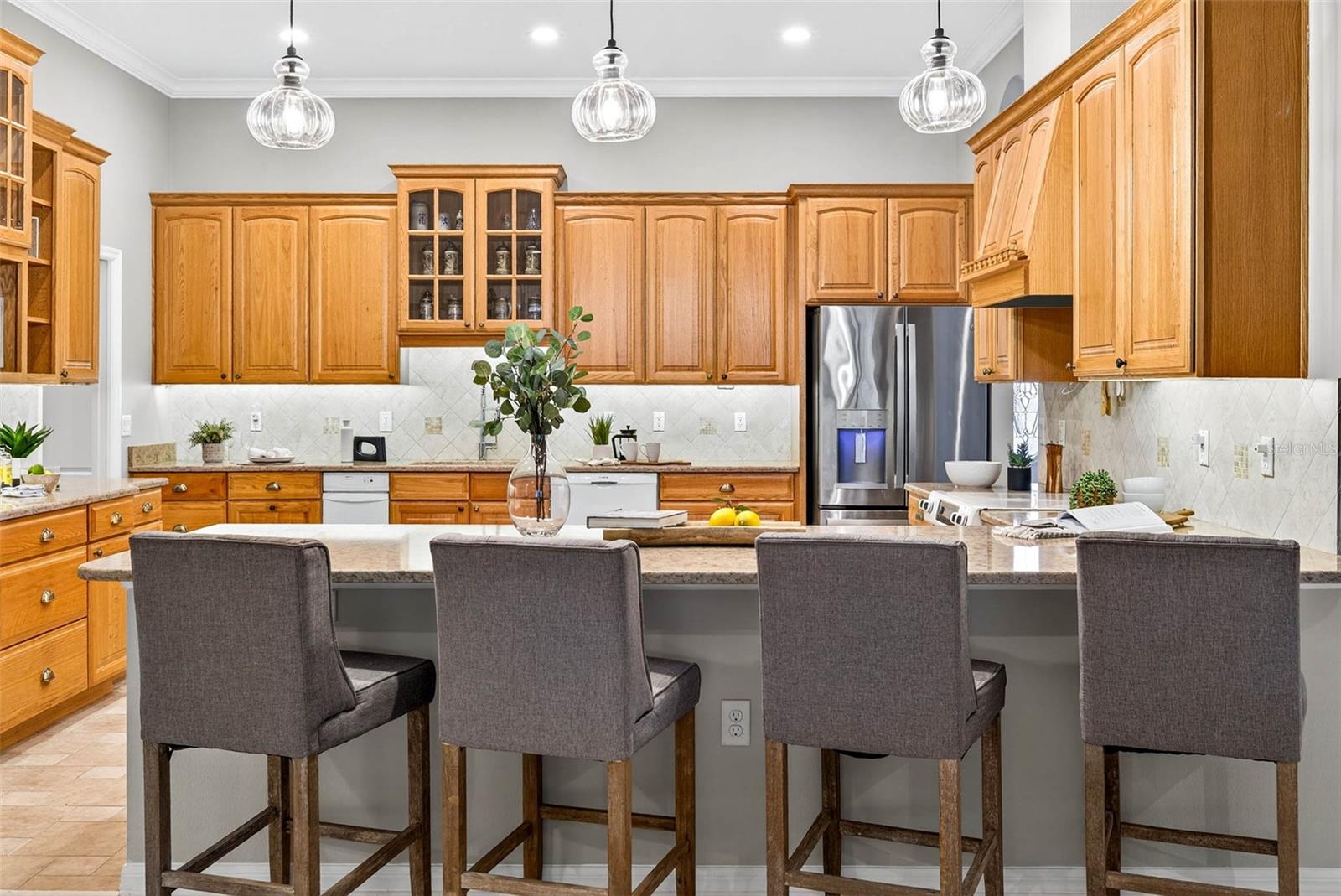 Listing photo id 65 for 3420 Graycliff Lane