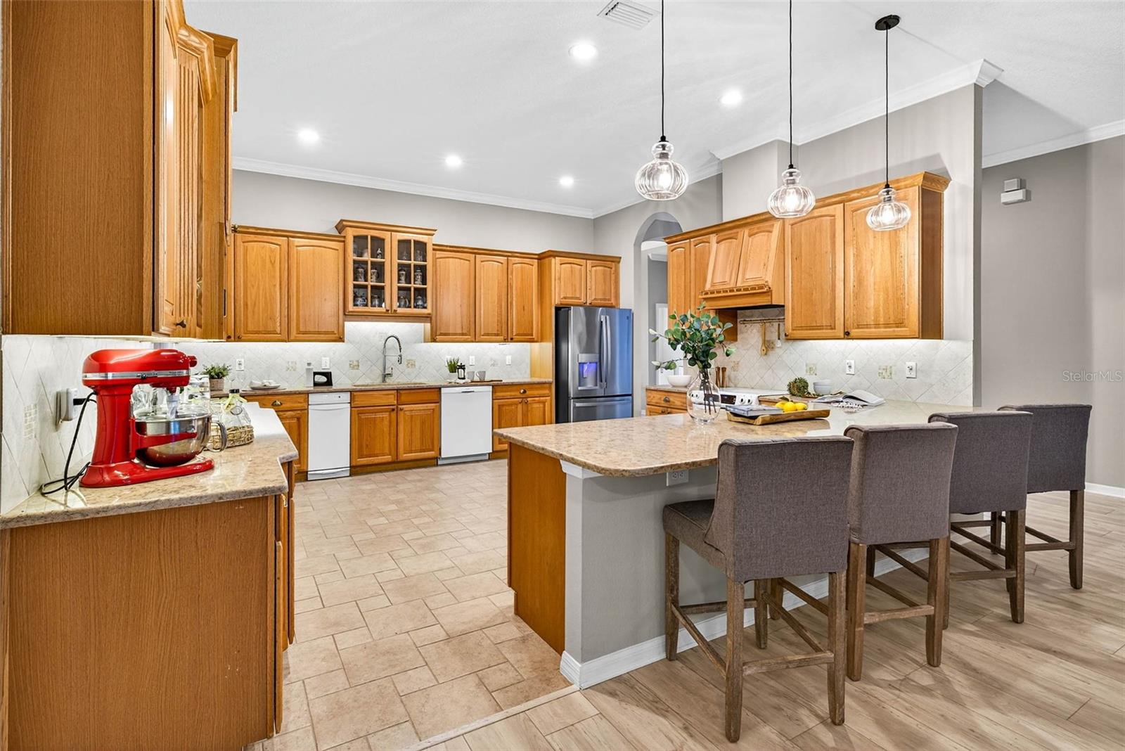 Listing photo id 6 for 3420 Graycliff Lane