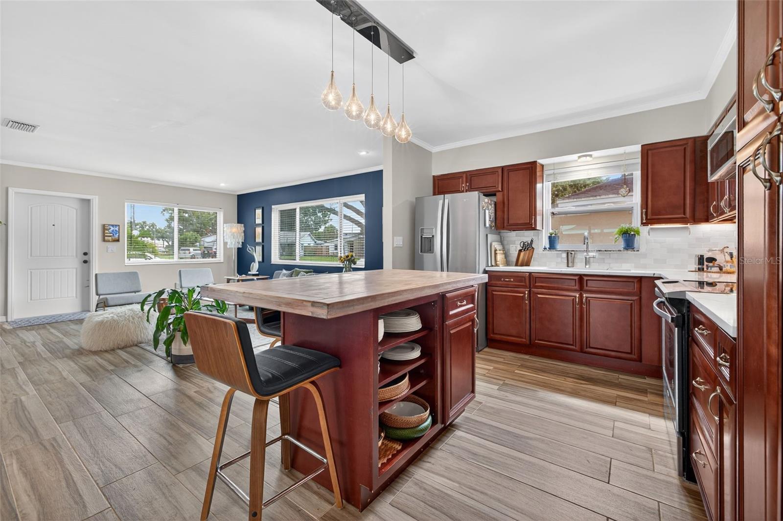 Image 11 of 42 For 1422 35th Street N