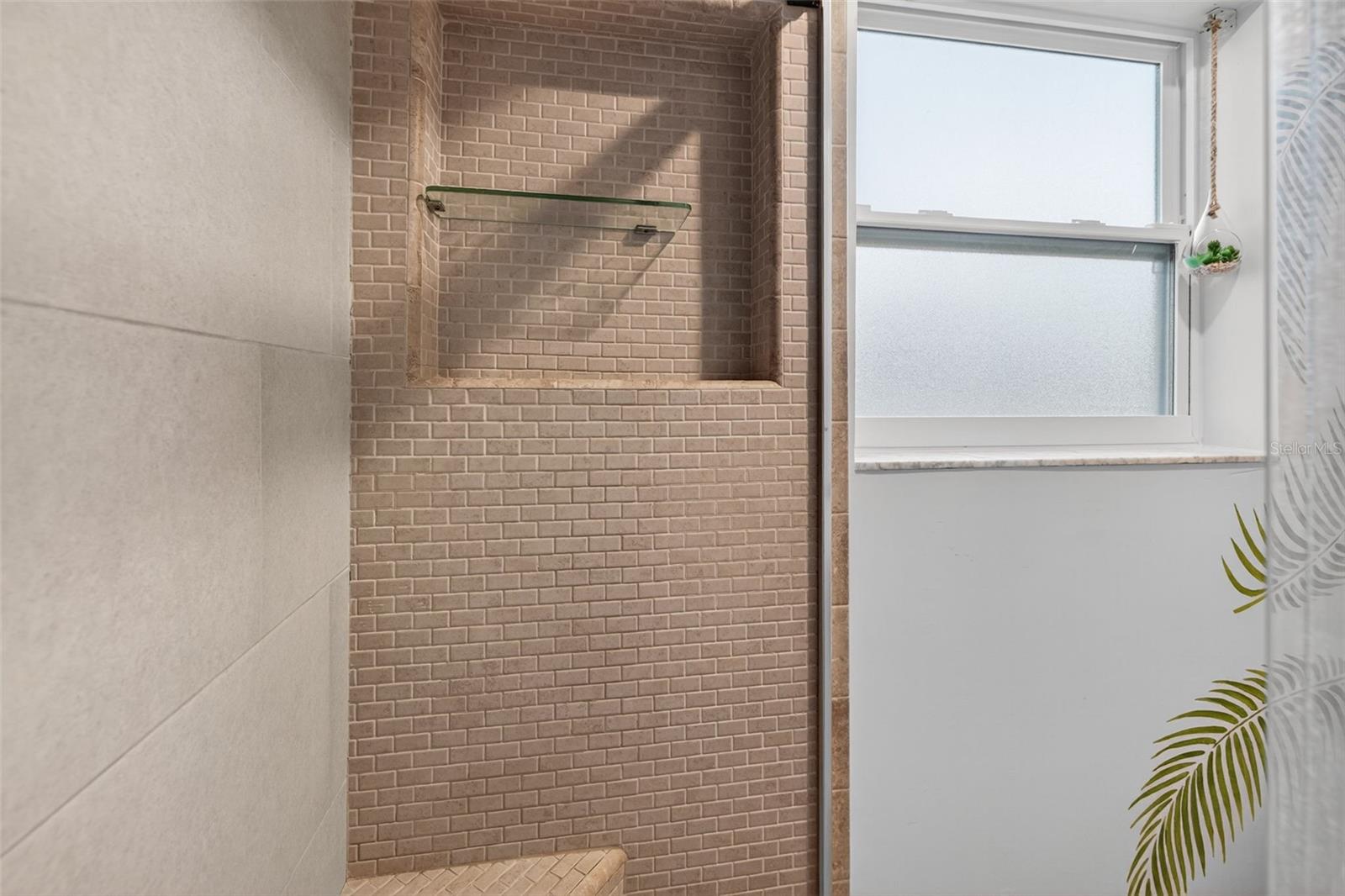 Image 23 of 42 For 1422 35th Street N