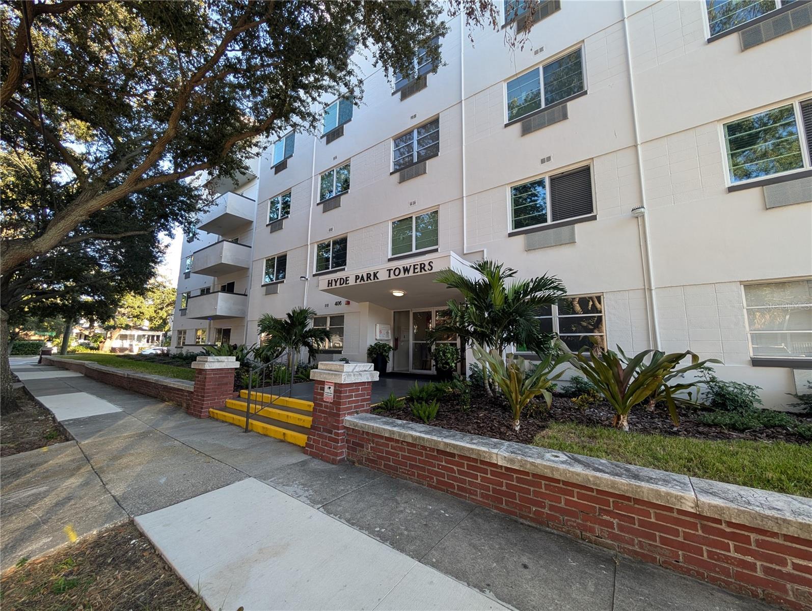 Image 2 of 24 For 406 Cedar Avenue 308