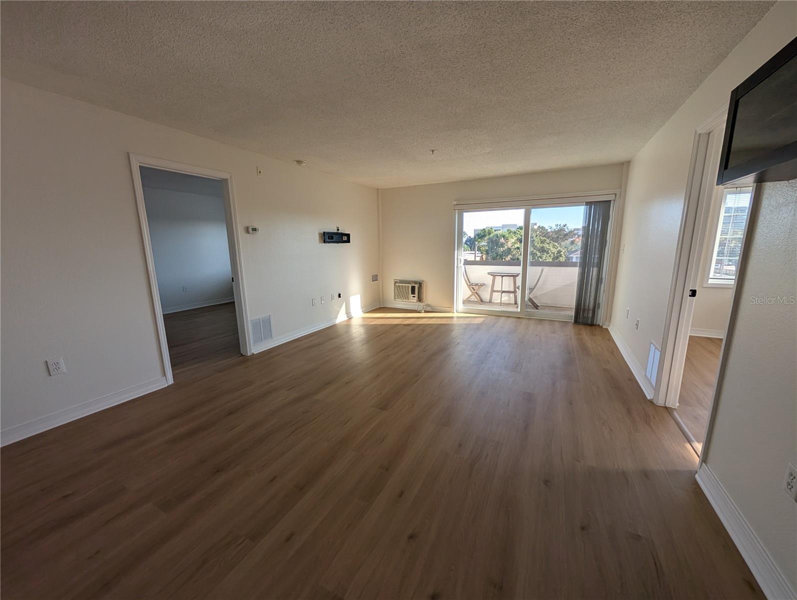 Image 3 of 24 For 406 Cedar Avenue 308