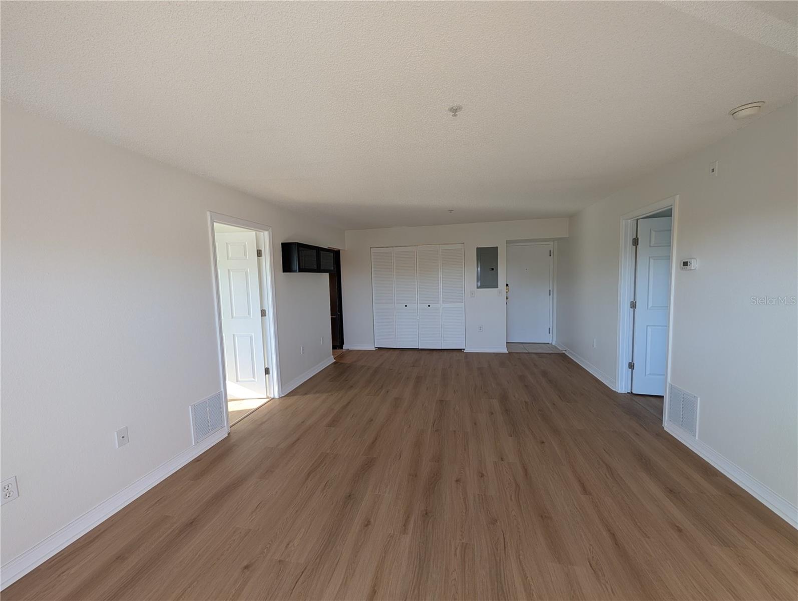 Image 4 of 24 For 406 Cedar Avenue 308