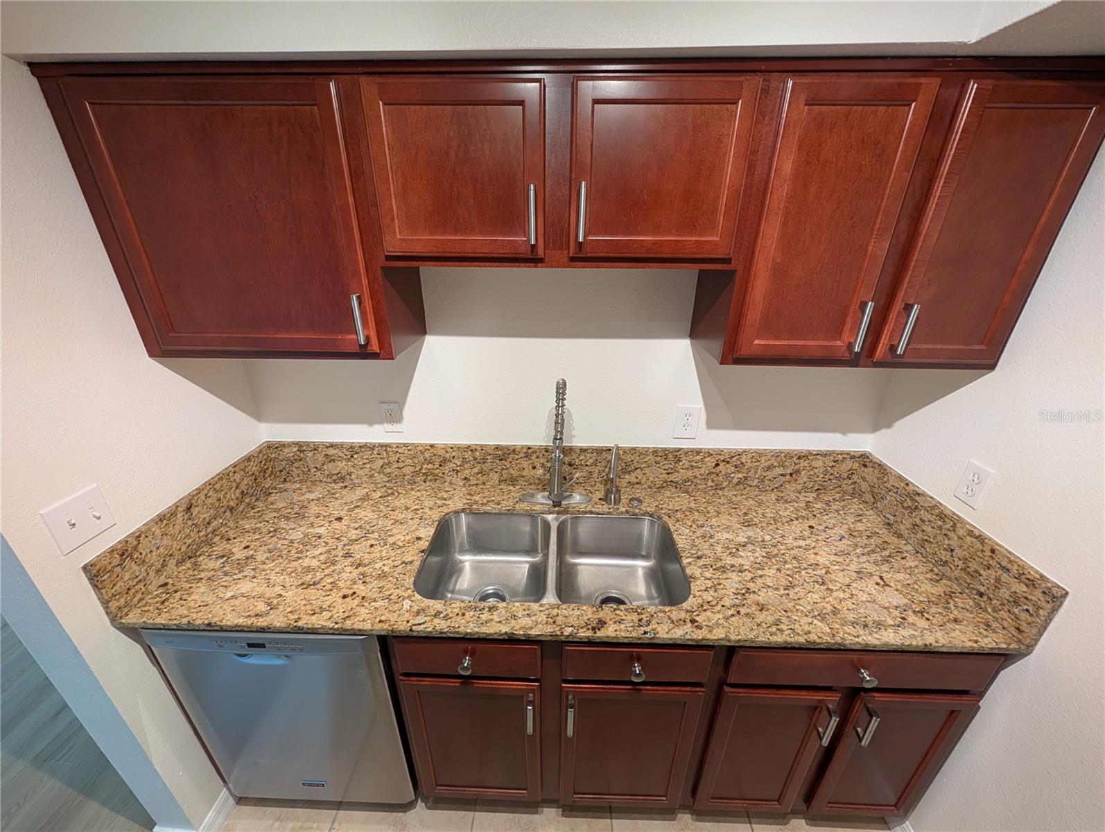 Image 6 of 24 For 406 Cedar Avenue 308