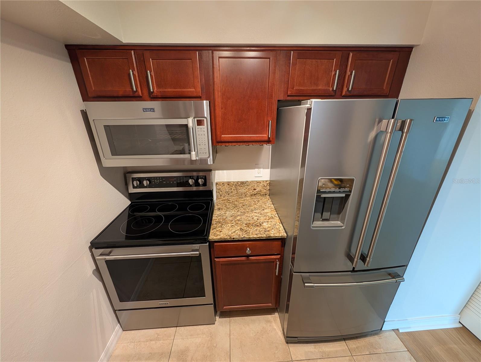 Image 7 of 24 For 406 Cedar Avenue 308