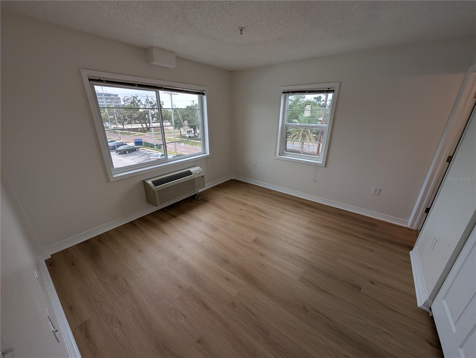 Image 9 of 24 For 406 Cedar Avenue 308