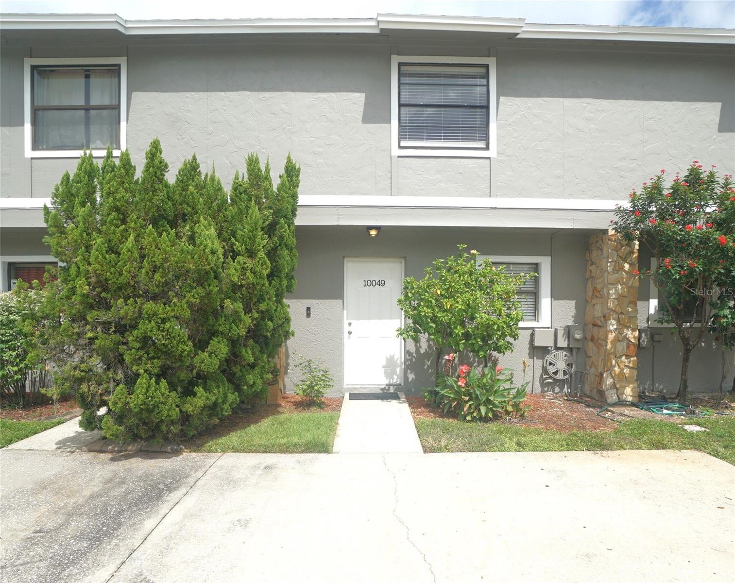 Details for 10049 Lake Oak Circle, TAMPA, FL 33624