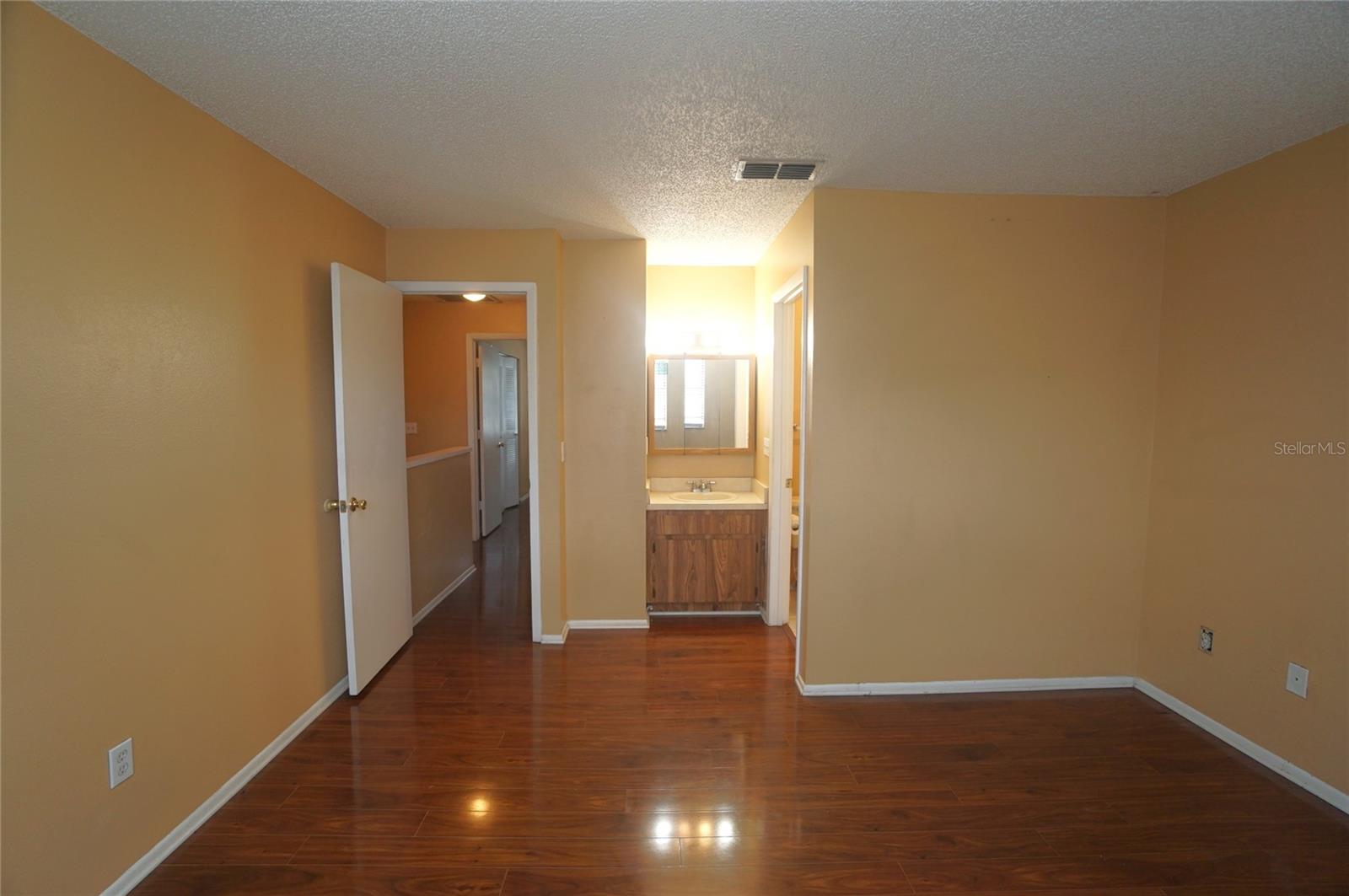 Image 11 of 17 For 10049 Lake Oak Circle