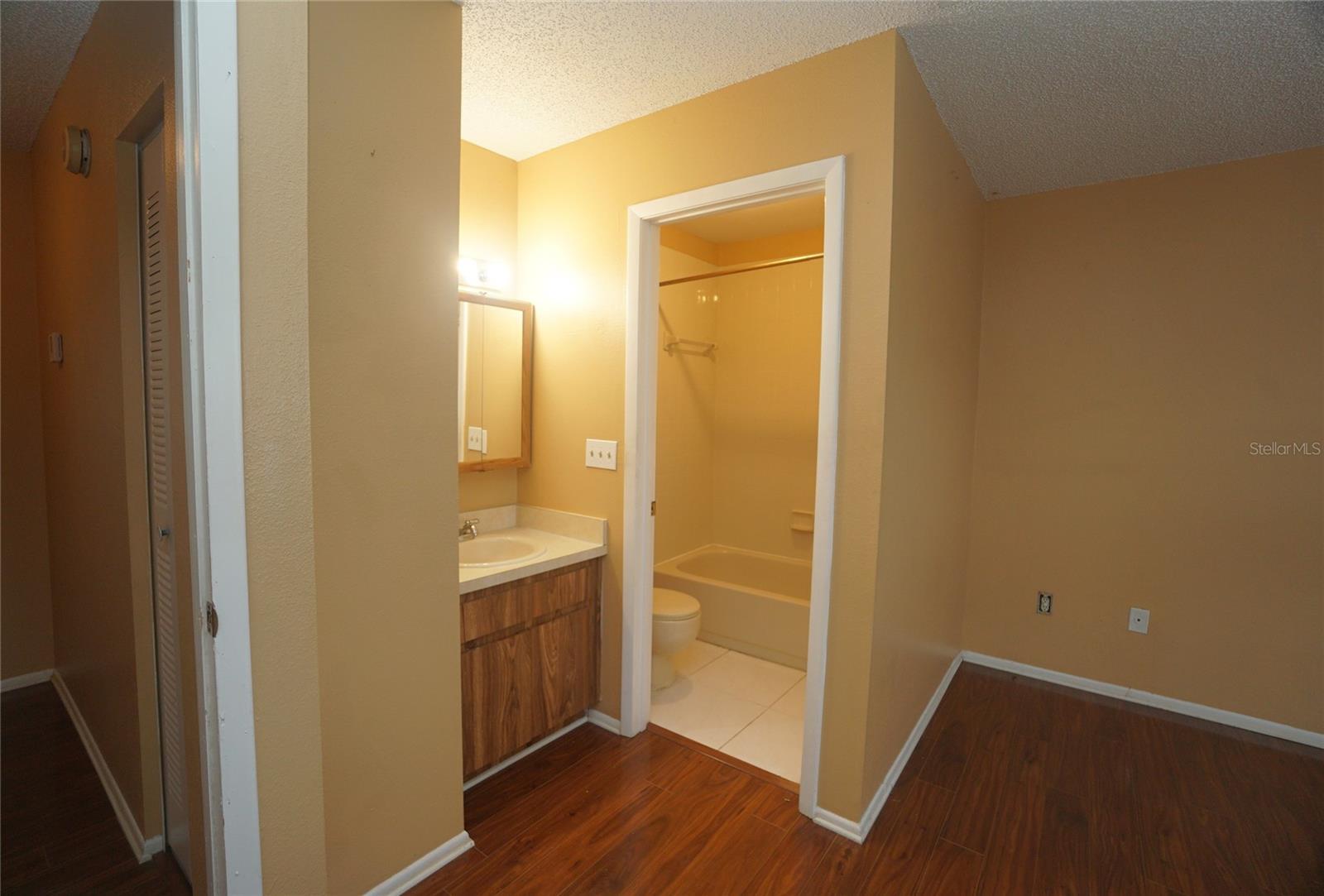 Image 15 of 17 For 10049 Lake Oak Circle