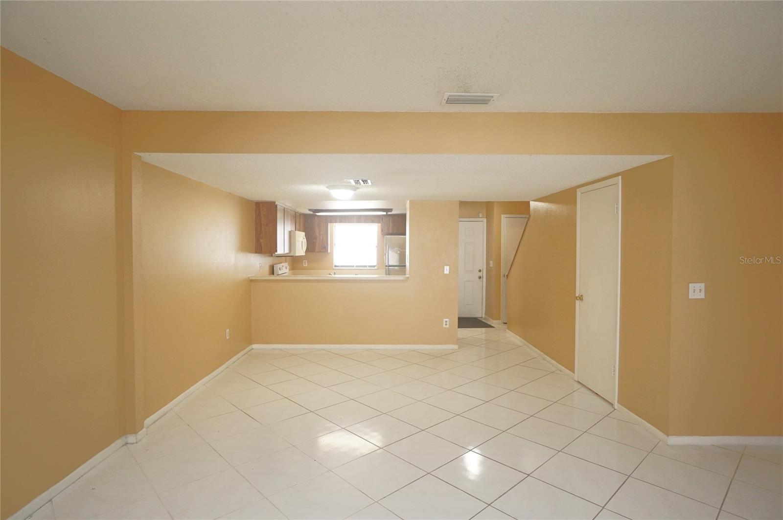 Image 8 of 17 For 10049 Lake Oak Circle