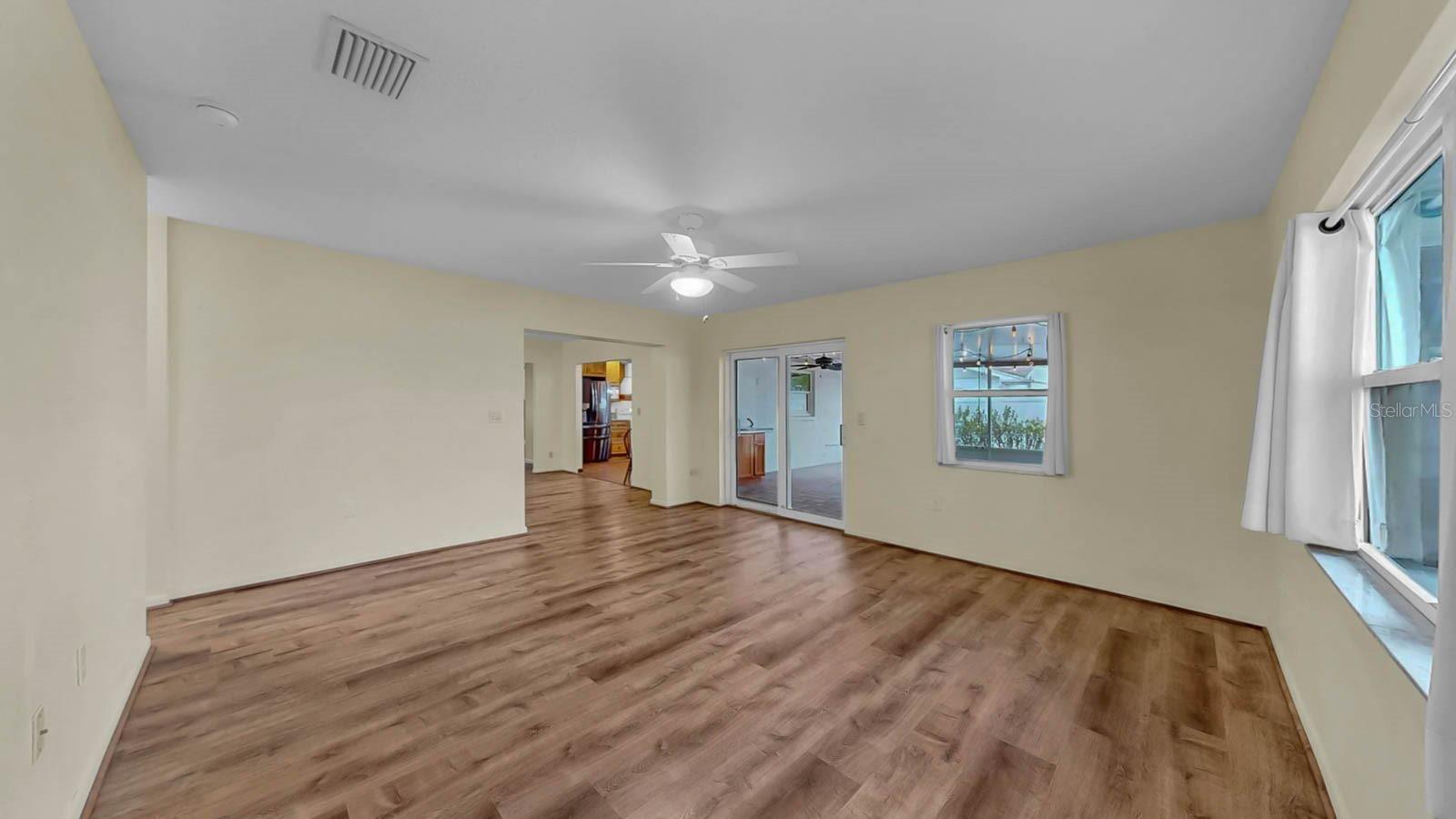 Image 24 of 41 For 663 Allegheny Drive