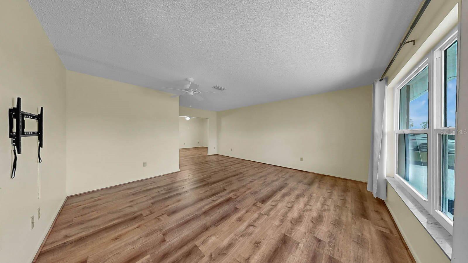 Image 34 of 41 For 663 Allegheny Drive