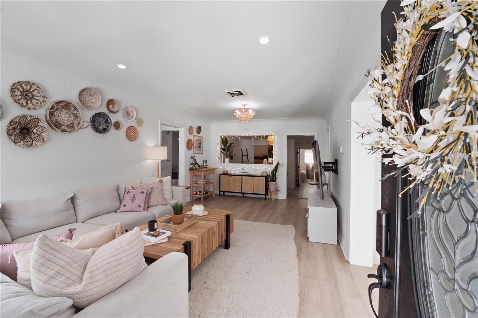 Image 3 of 40 For 1433 27th Avenue S
