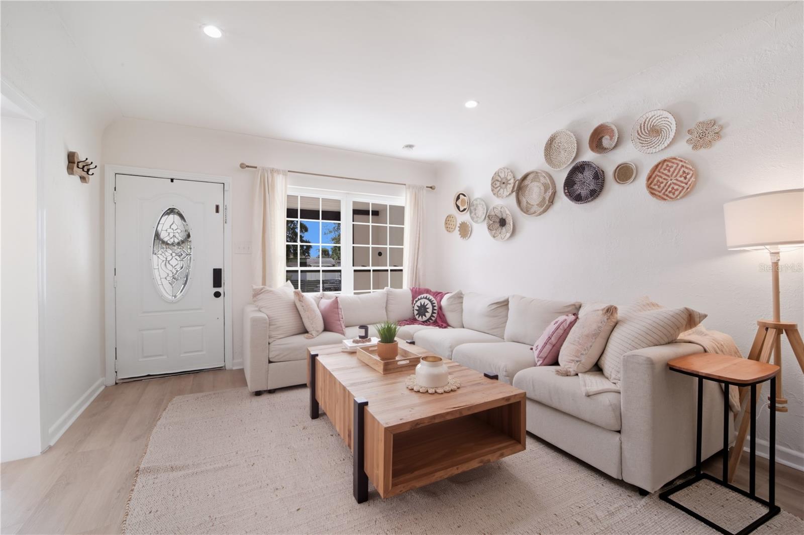 Image 4 of 40 For 1433 27th Avenue S