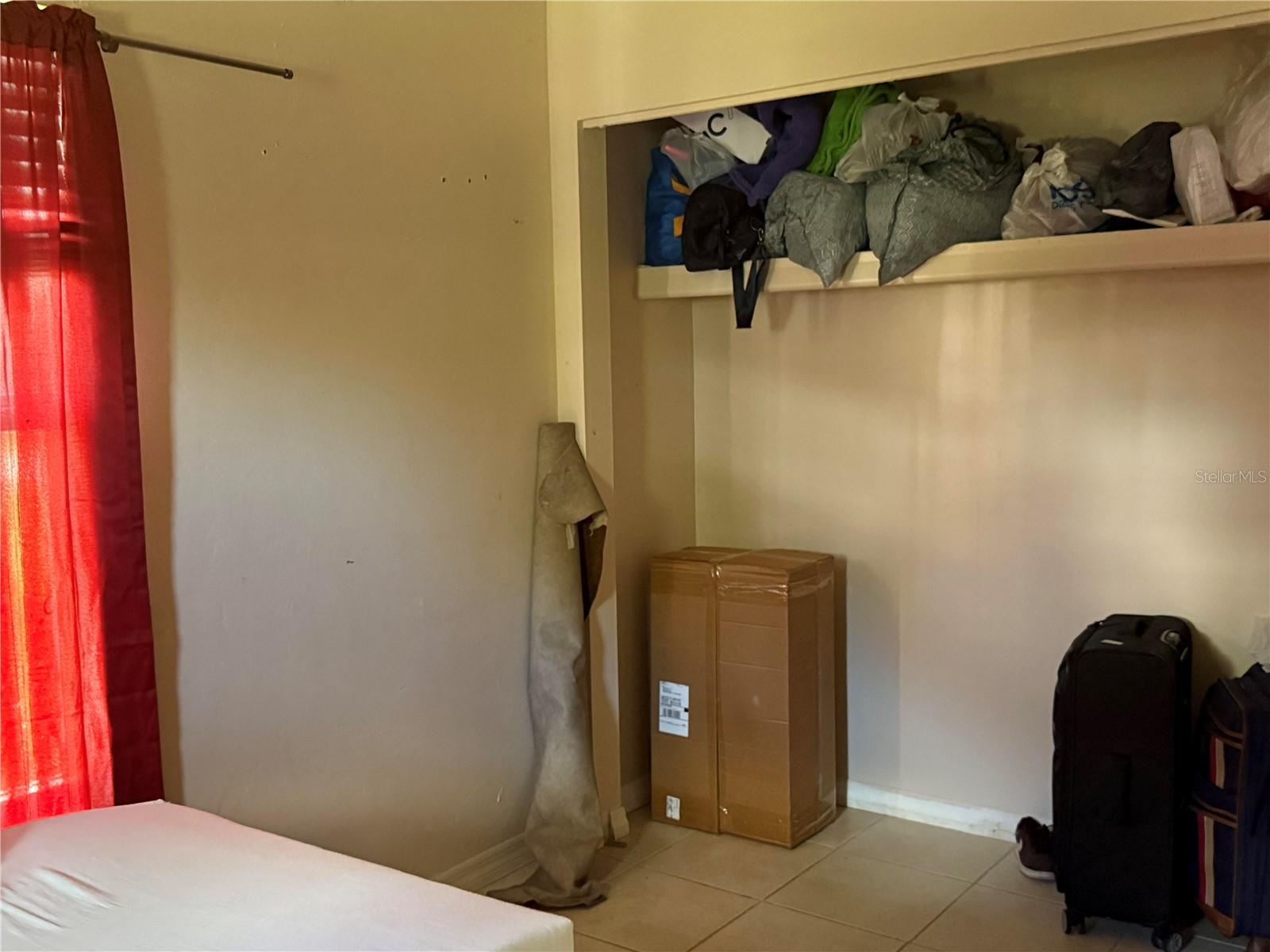 Listing photo id 11 for 2253 11th Terrace