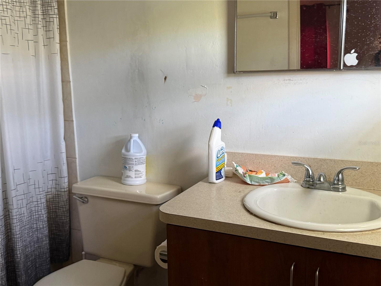 Listing photo id 12 for 2253 11th Terrace