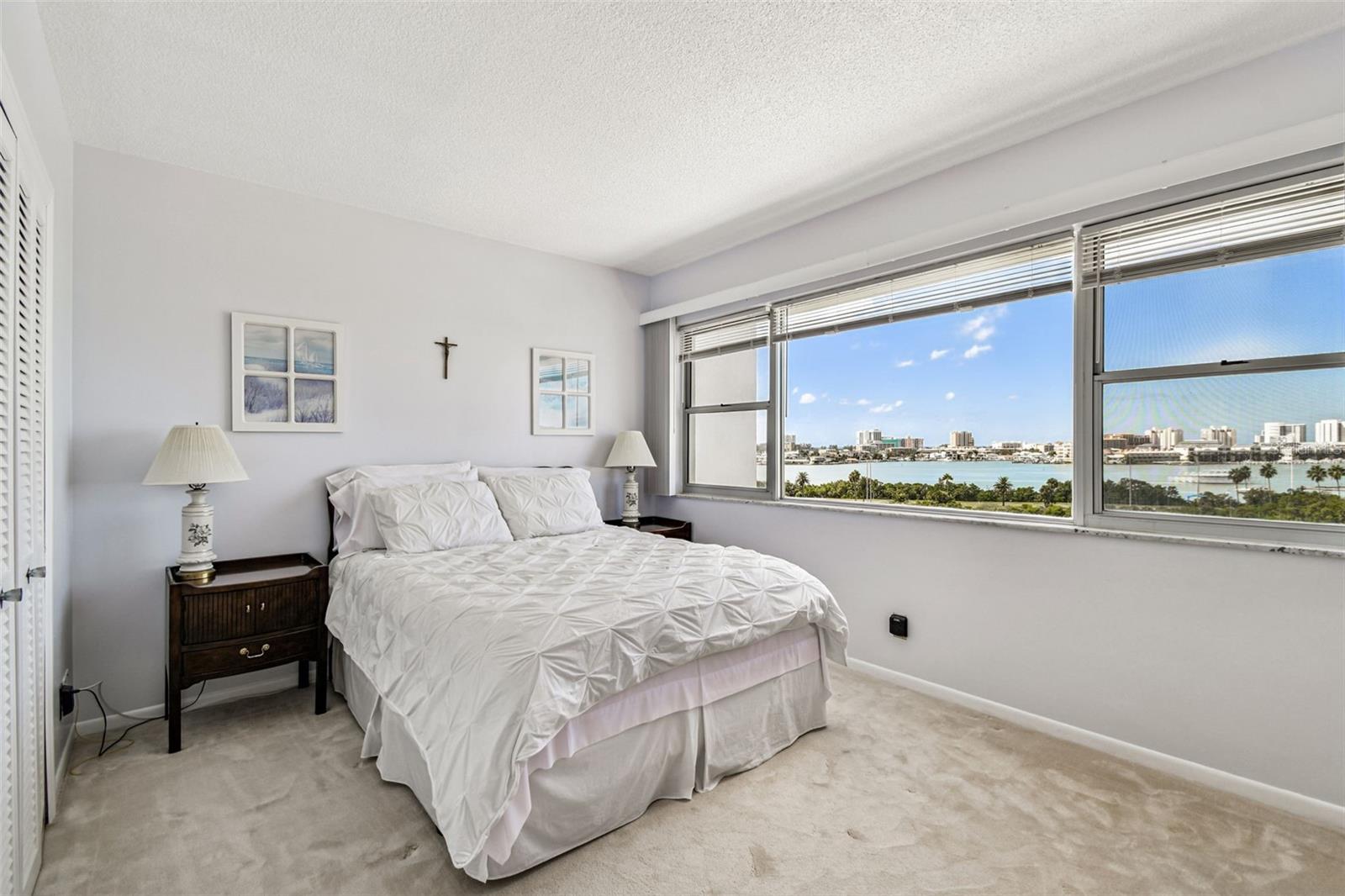 Image 14 of 65 For 31 Island Way 609