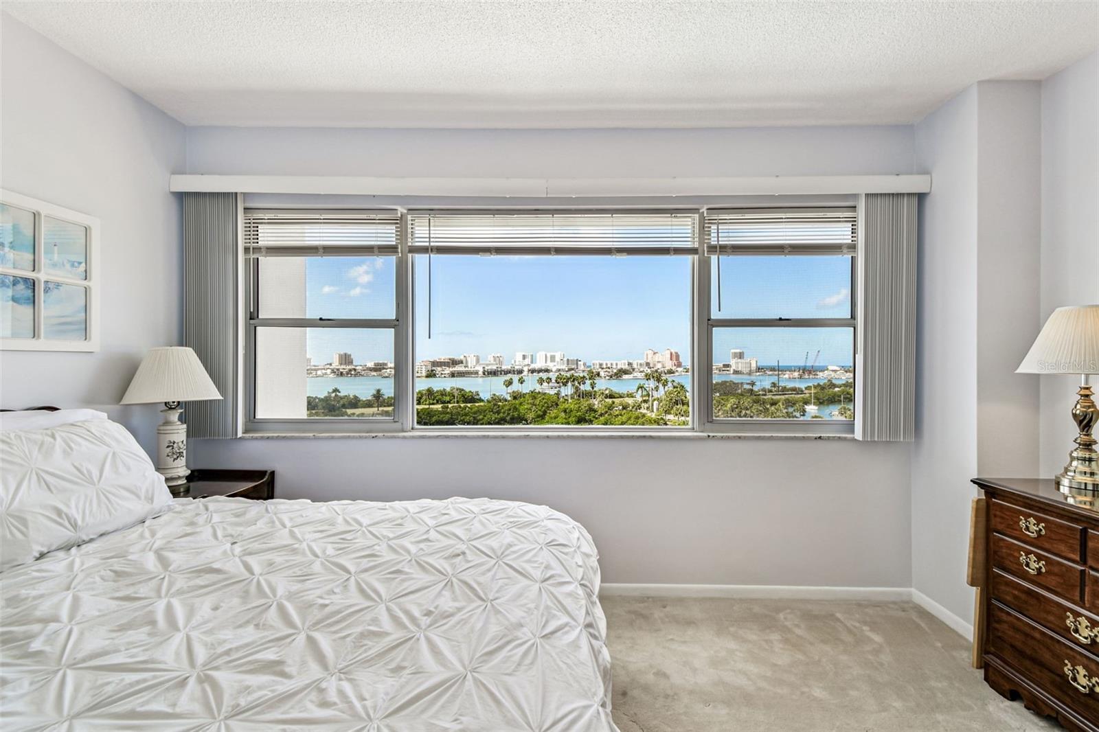 Image 15 of 65 For 31 Island Way 609