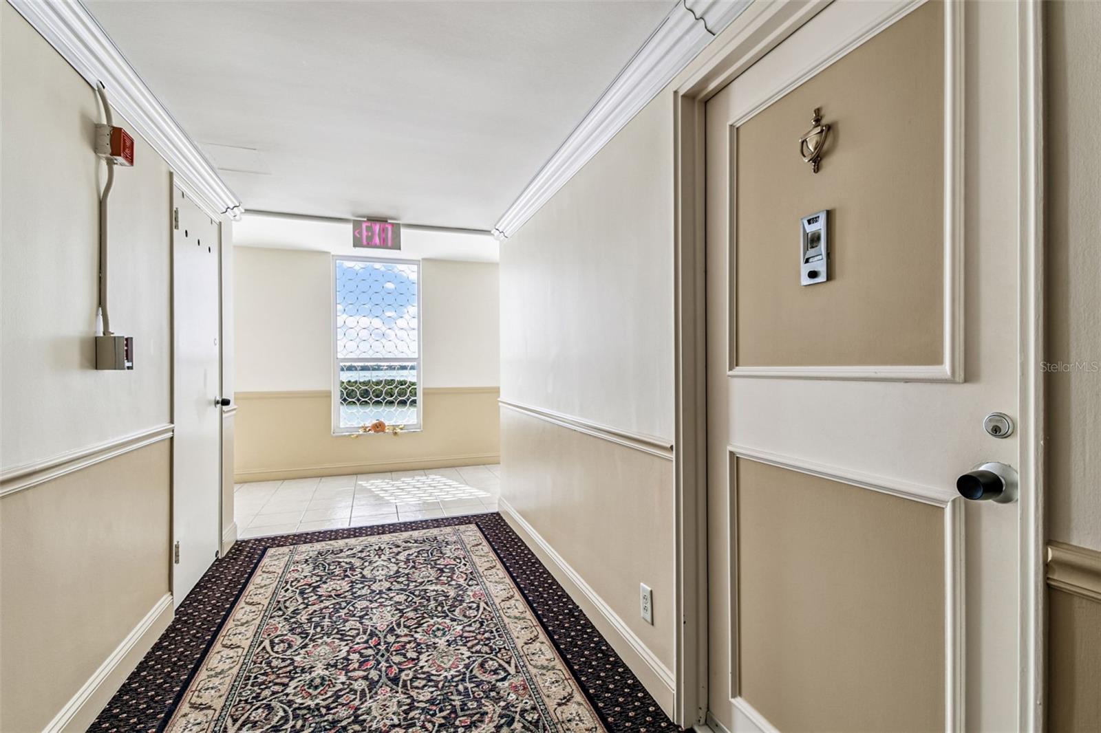 Image 36 of 65 For 31 Island Way 609