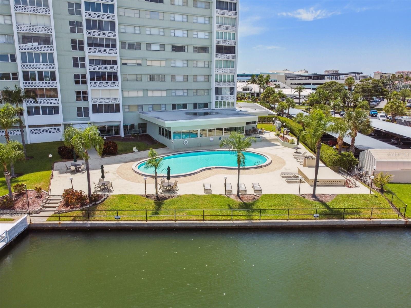 Image 43 of 65 For 31 Island Way 609