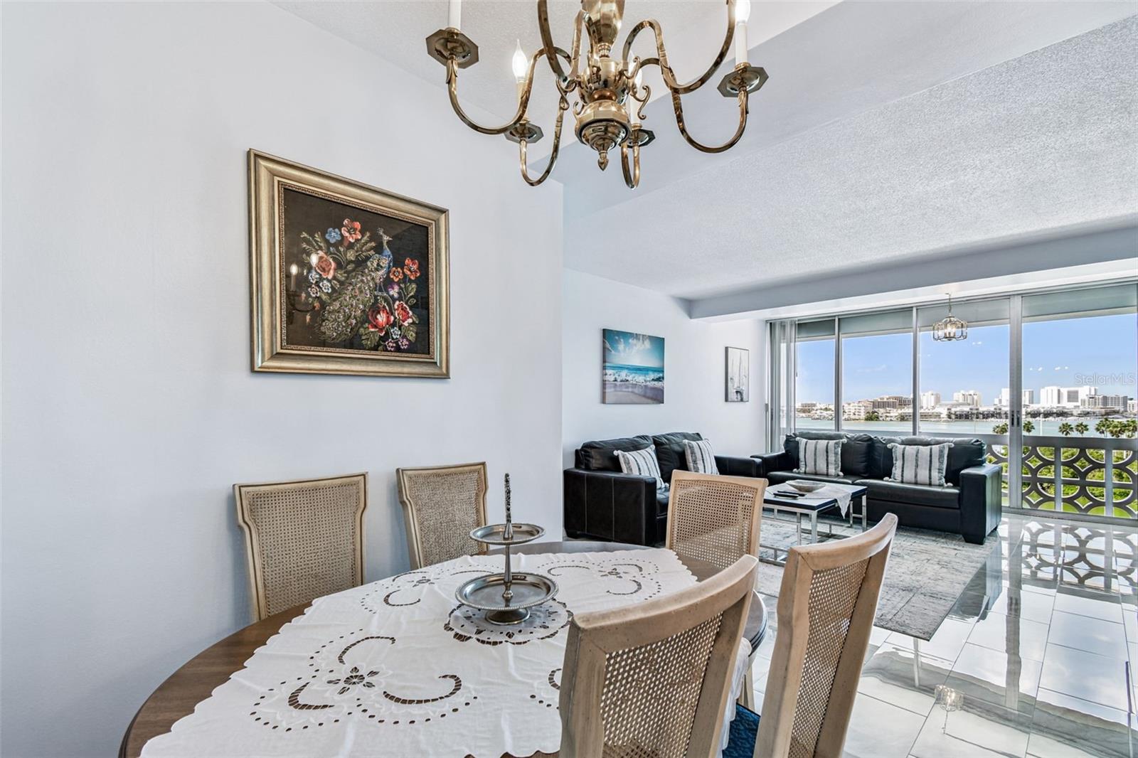 Image 6 of 65 For 31 Island Way 609