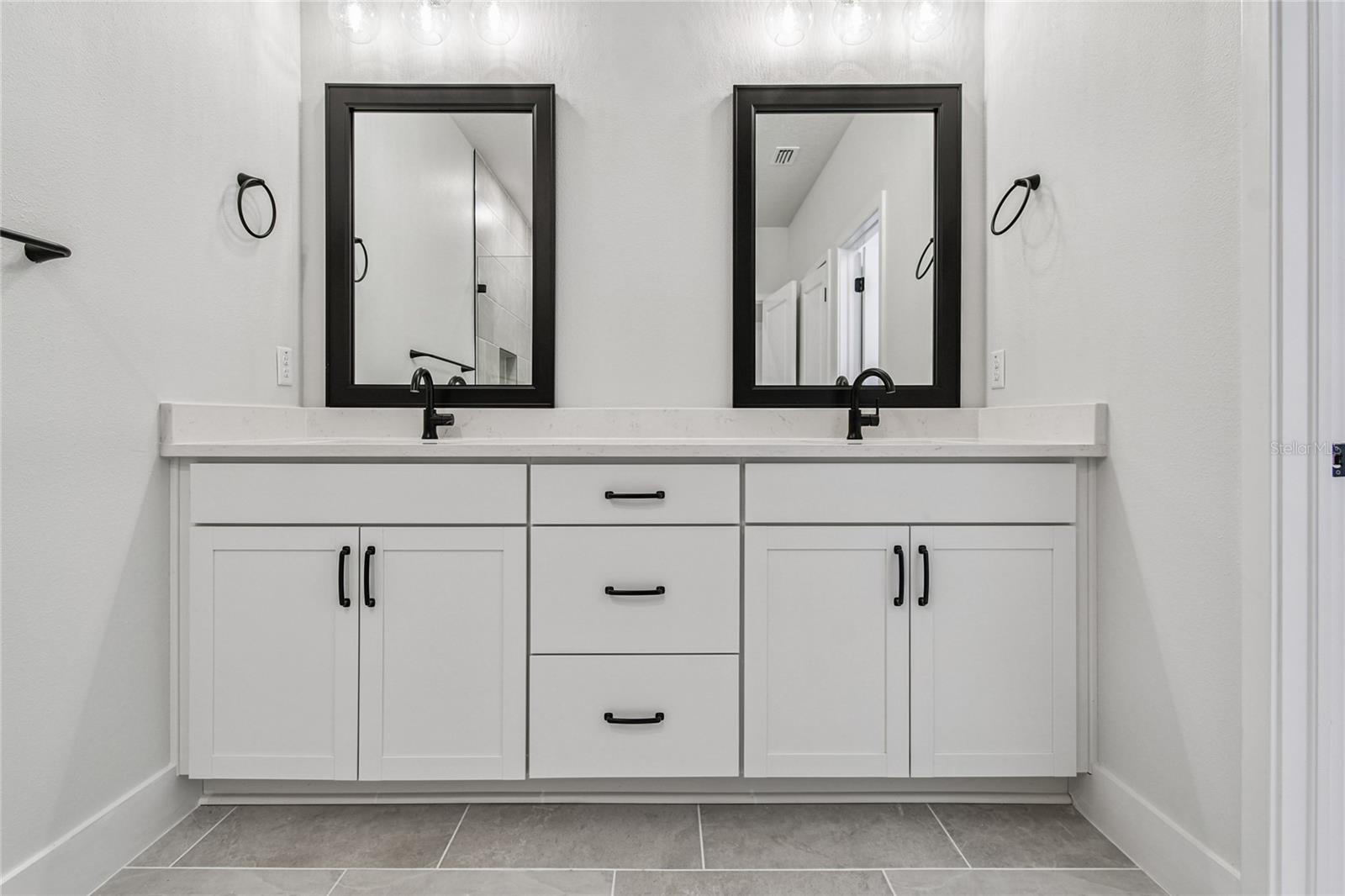 Image 23 of 44 For 3133 4th Terrace N