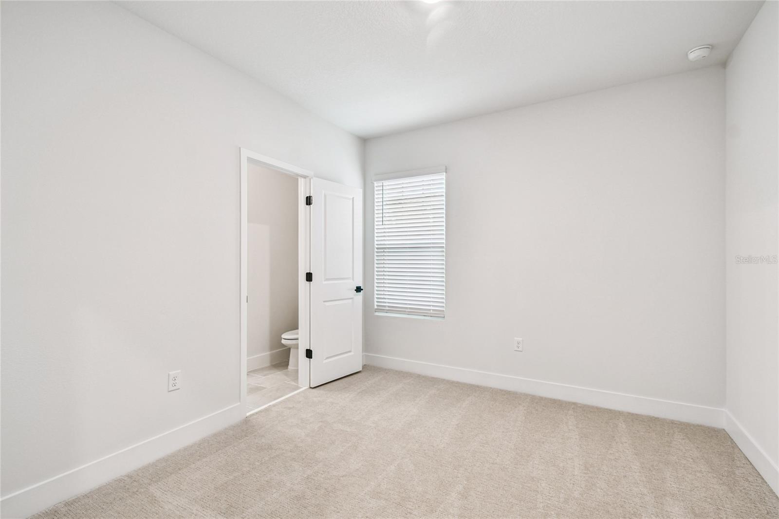 Image 27 of 44 For 3133 4th Terrace N