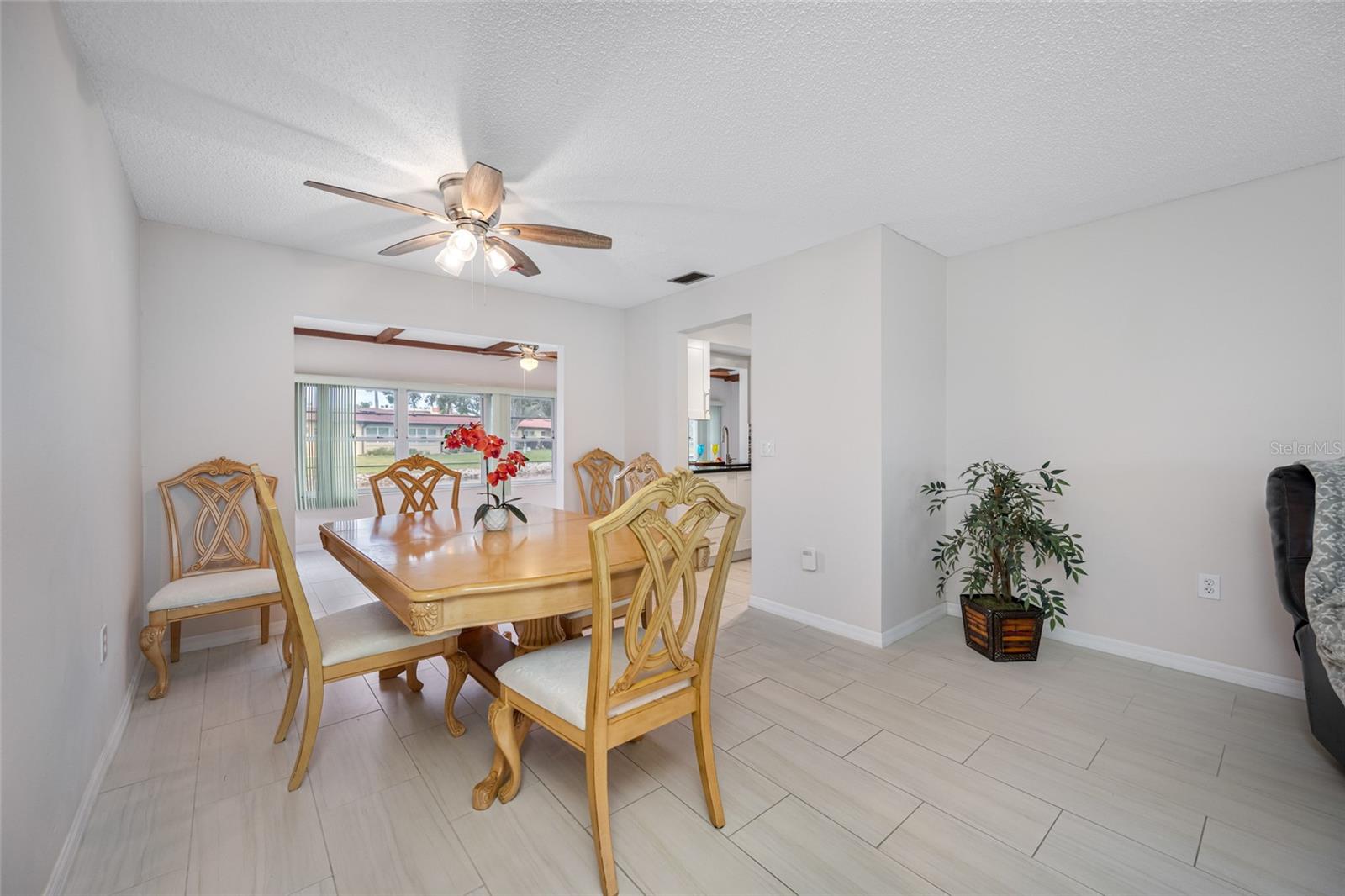 Image 12 of 41 For 12200 Vonn Road 8a