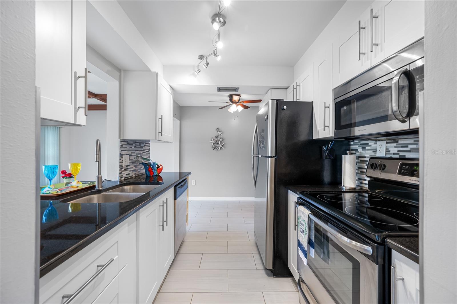 Image 18 of 41 For 12200 Vonn Road 8a