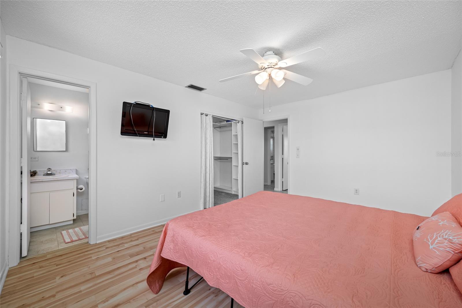 Image 23 of 41 For 12200 Vonn Road 8a