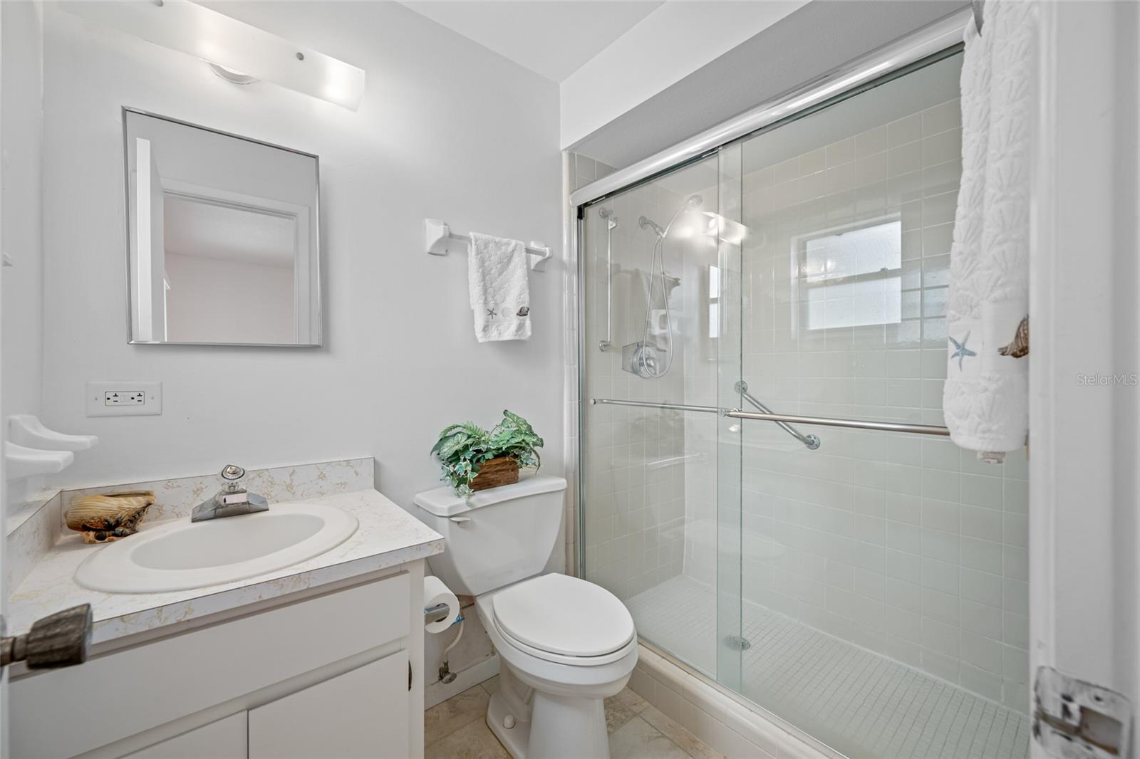 Image 27 of 41 For 12200 Vonn Road 8a